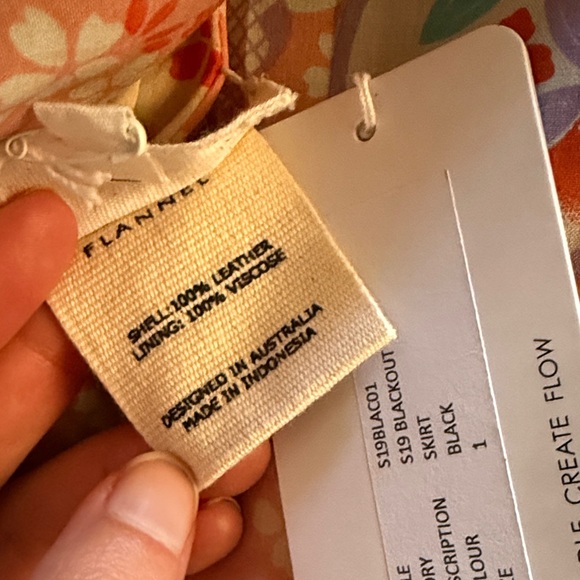 Flannel Leather Pencil Skirt - Picture 4 of 4